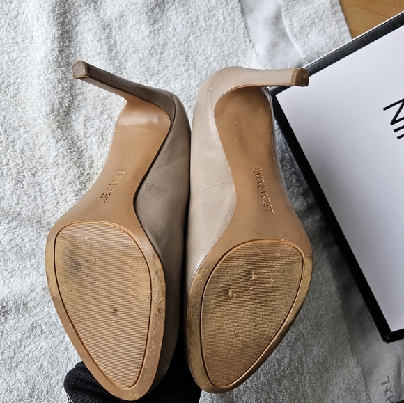 Nine West Two-Tone Pointed Toe Pumps in Black and Taupe size 6.5 - Picture 14 of 14